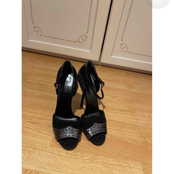 Gucci heels. - Picture 2 of 6